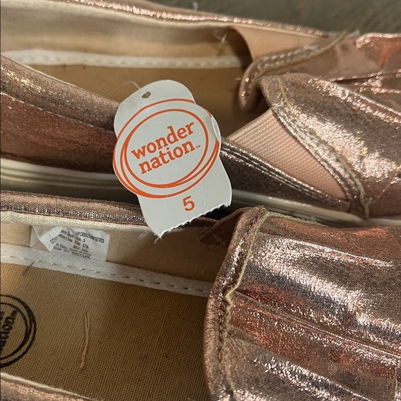 Wonder Nation Rose Gold and White Girls Sneakers with Ruffled Design - Size 5 - Picture 2 of 10